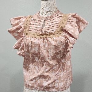 Oliver Bonas Pink White Floral ruffle Shoulder Pleated Crochet Accent Top Size 2